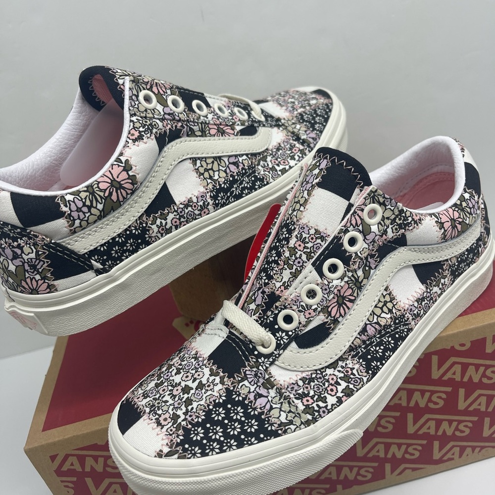 Vans WMNS Vans Old Skool
(Patchwork Floral) Marshmallow Sneakers 
VN0A38G19FY - Picture 7 of 16